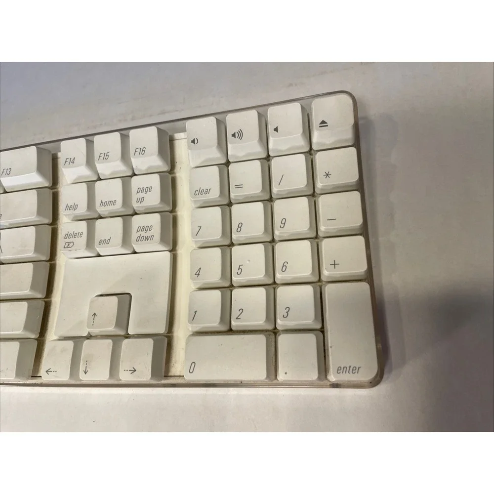 Apple A1016 Wireless Bluetooth Mechanical Keyboard White TESTED